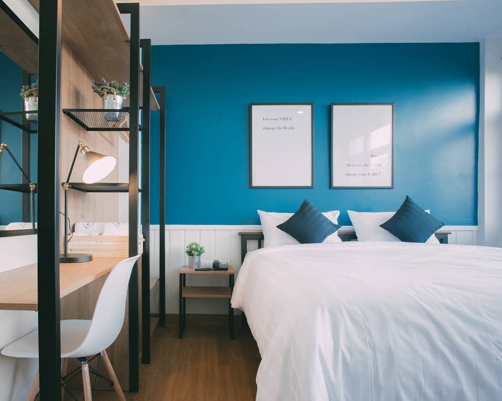 King-Bed Studio